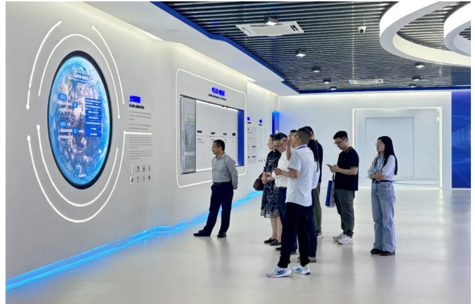 2025年6月 温州理工学院电子与电气工程学院院长一行赴AG8亚洲国际游戏集团电气集团考察调研